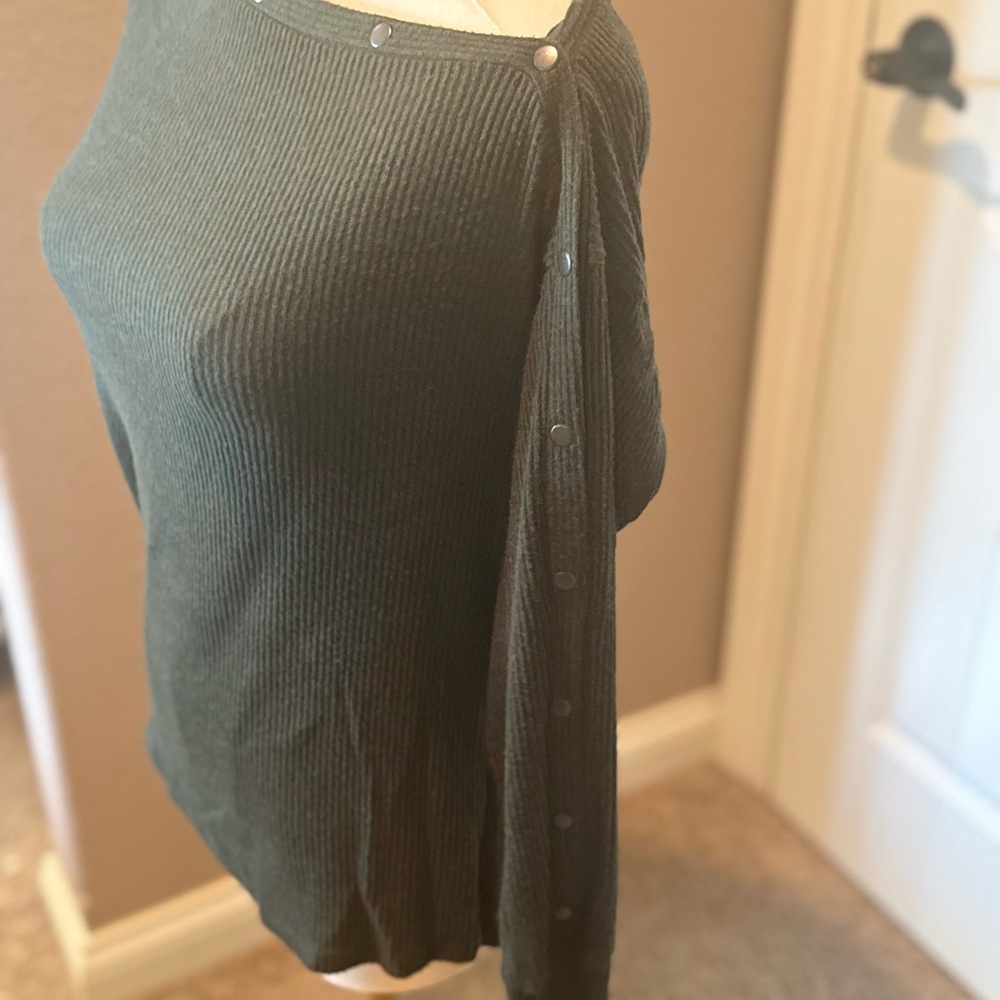 Red Haute Olive Ribbed Top - Picture 2 of 6